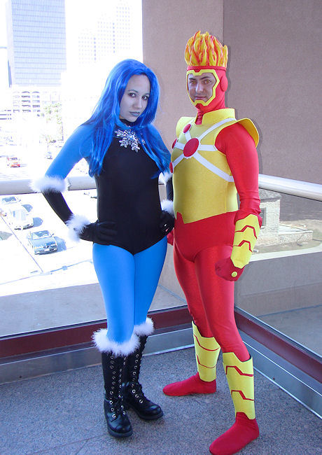 Killer Frost and Firestorm cosplay at IKKiCON
